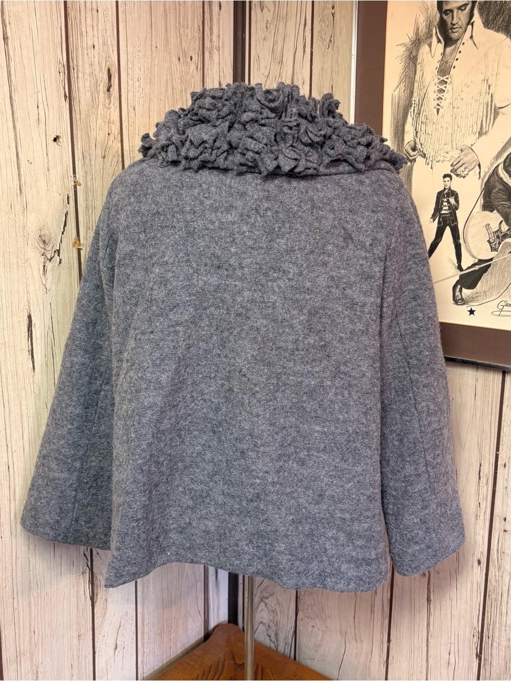 Women's Gray Pea Coat with Textured Collar - Picture 6 of 7